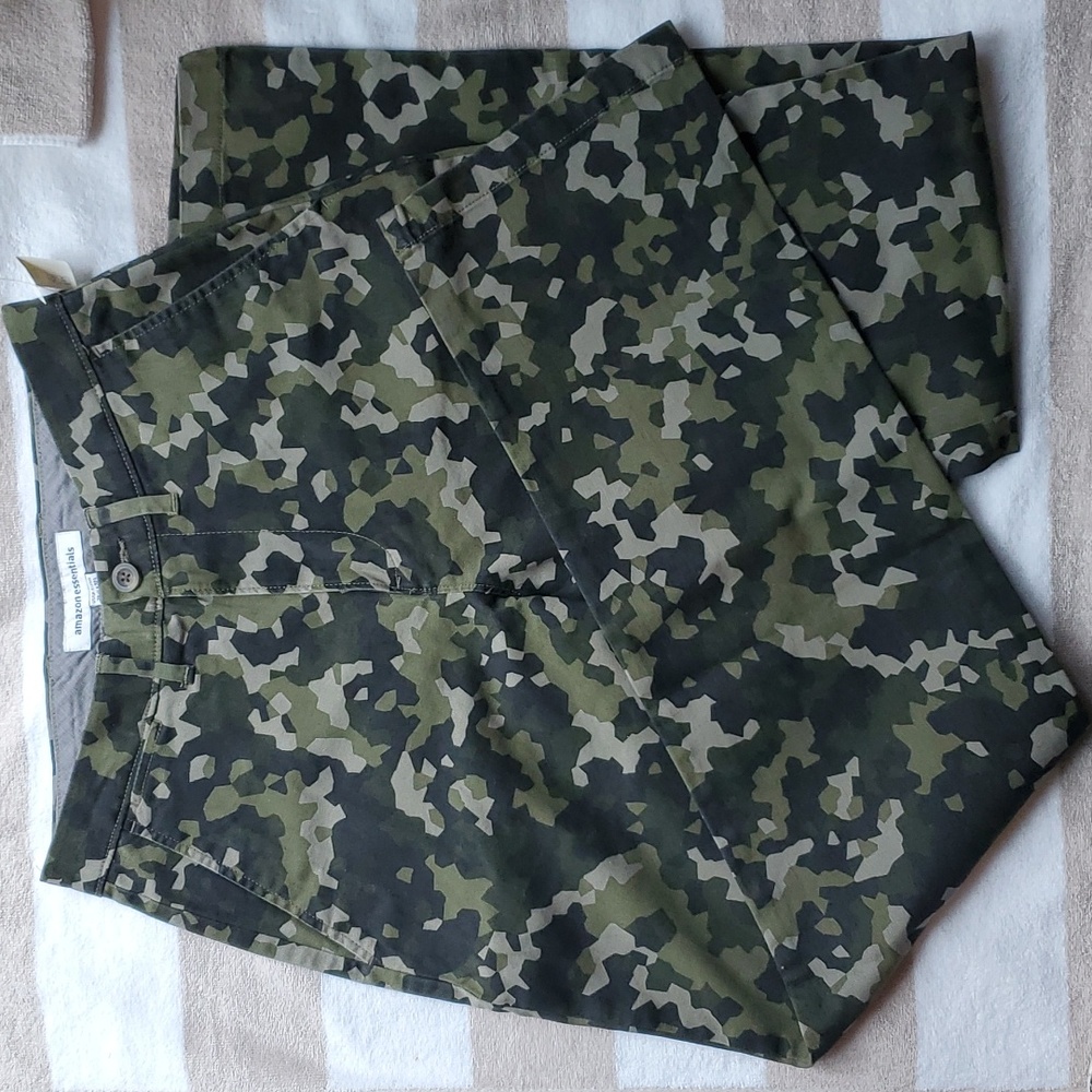 AMAZON ESSENTIALS CAMO PANTS 28 WIDE/32 LONG.